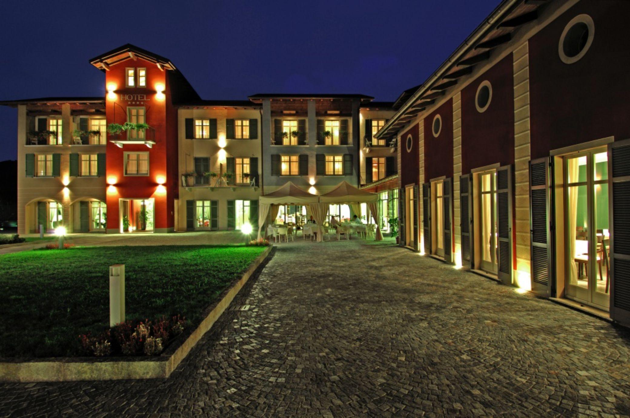 Hotel Cortese Armeno Exteriör bild