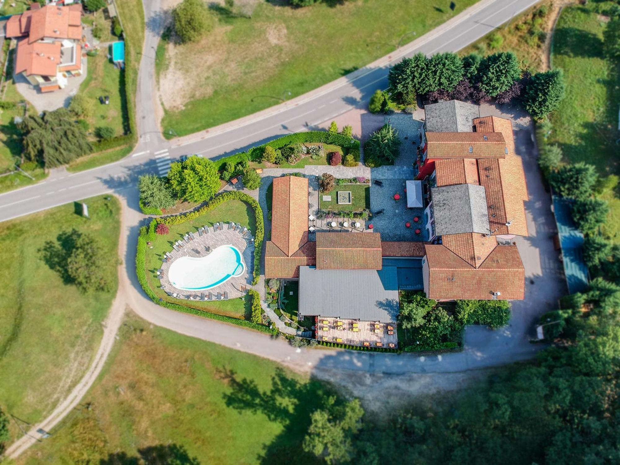 Hotel Cortese Armeno Exteriör bild