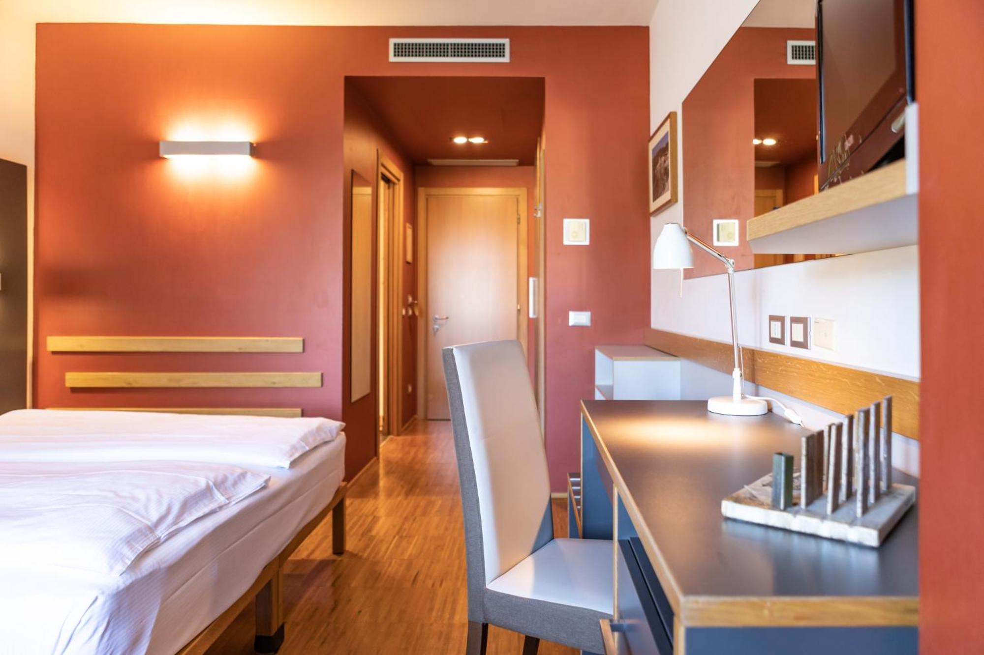 Hotel Cortese Armeno Exteriör bild