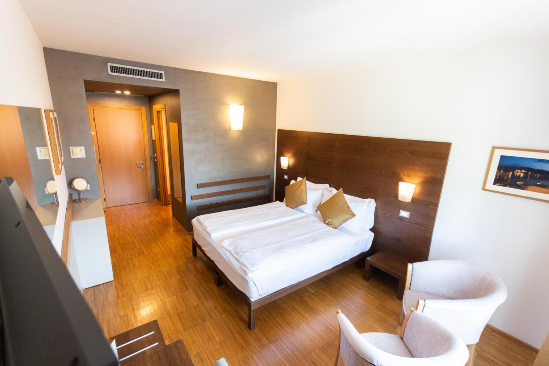 Hotel Cortese Armeno Exteriör bild