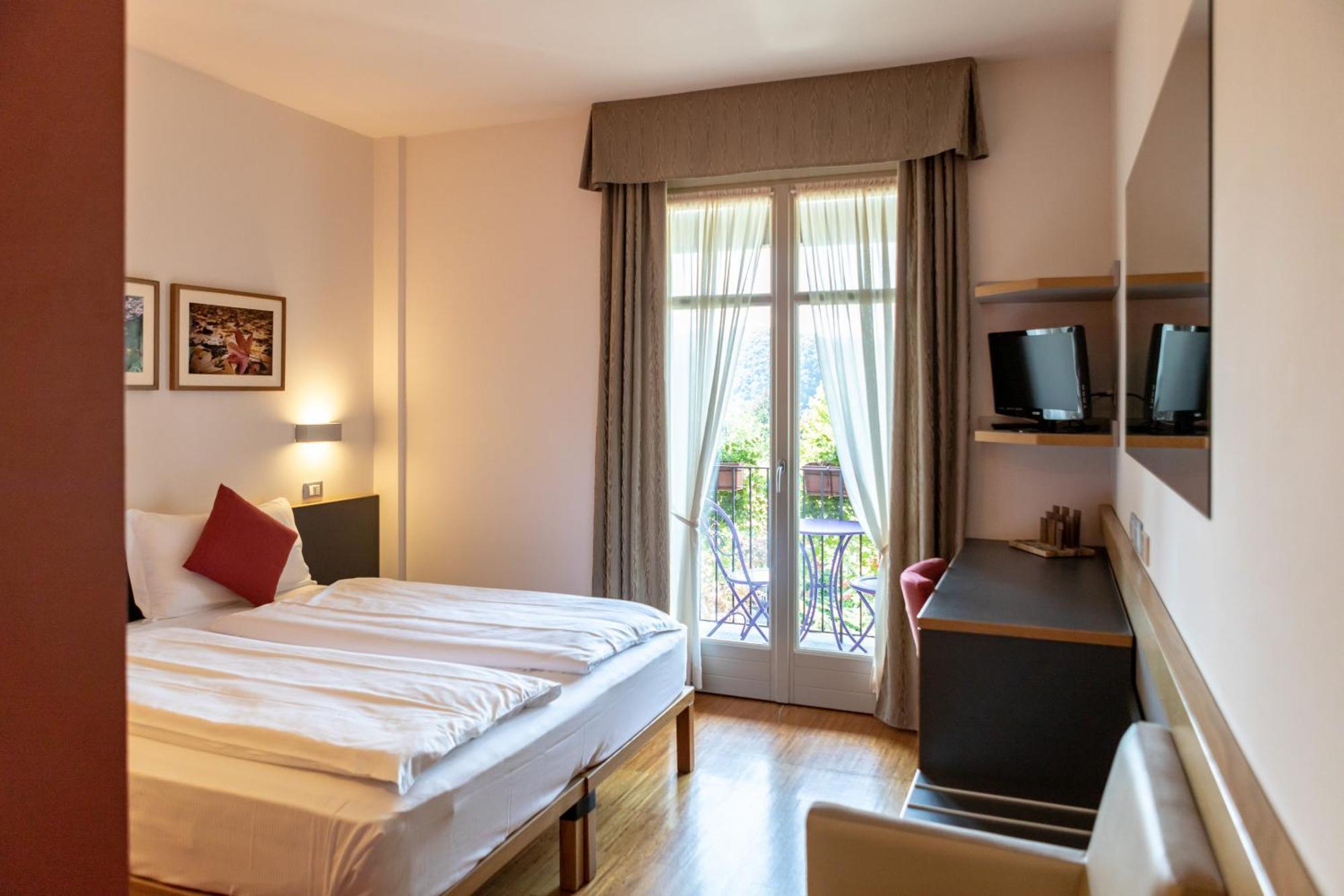 Hotel Cortese Armeno Exteriör bild