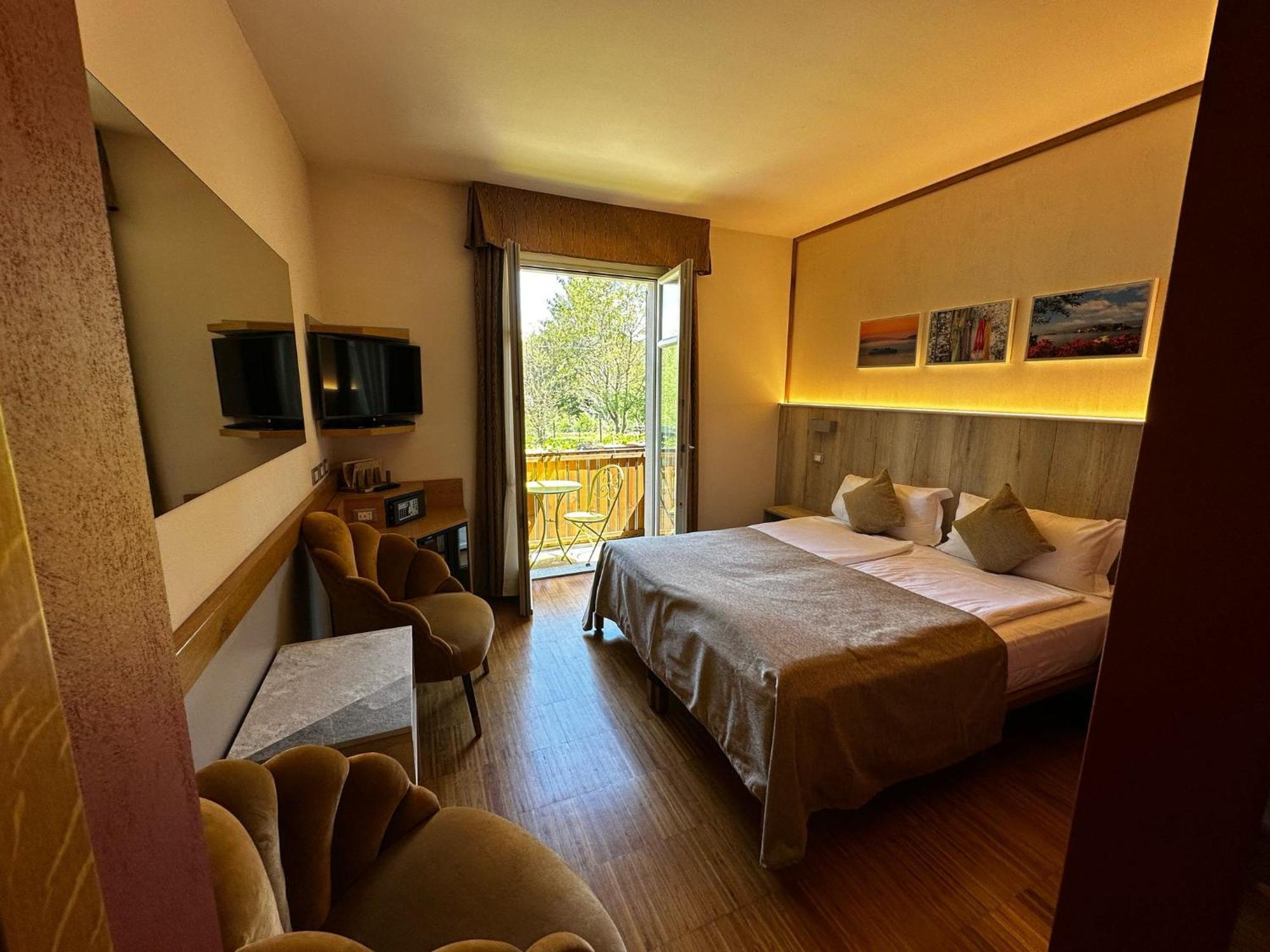 Hotel Cortese Armeno Exteriör bild